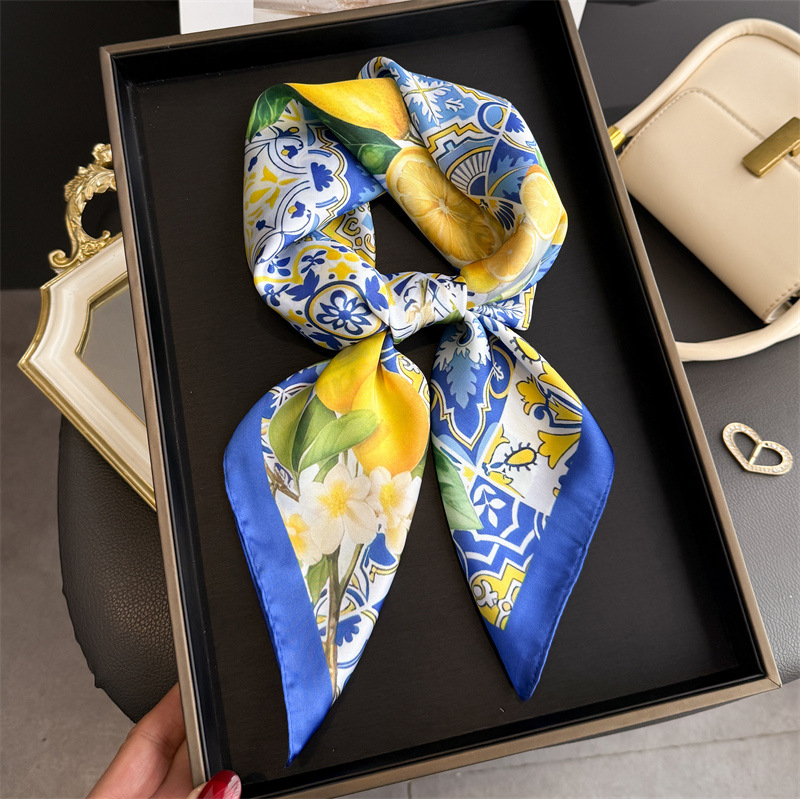 Ascot Neck Scarf - 2026年新作フルーツプリントシルクスクエアスカーフ、女性用ネックタイ、70*70cm、レディースサマービーチヒジャブ、女性用ネックチーフ