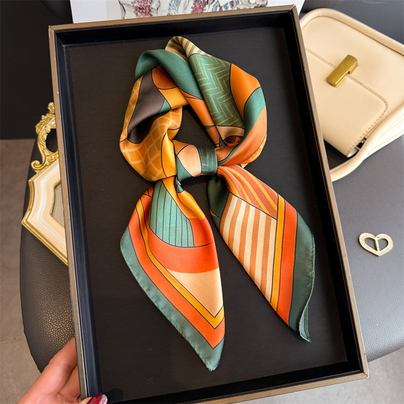 2026 新幾何学プリントシルクスクエアスカーフ女性装飾ネク - Ascot Neck Scarf のレビューと価格