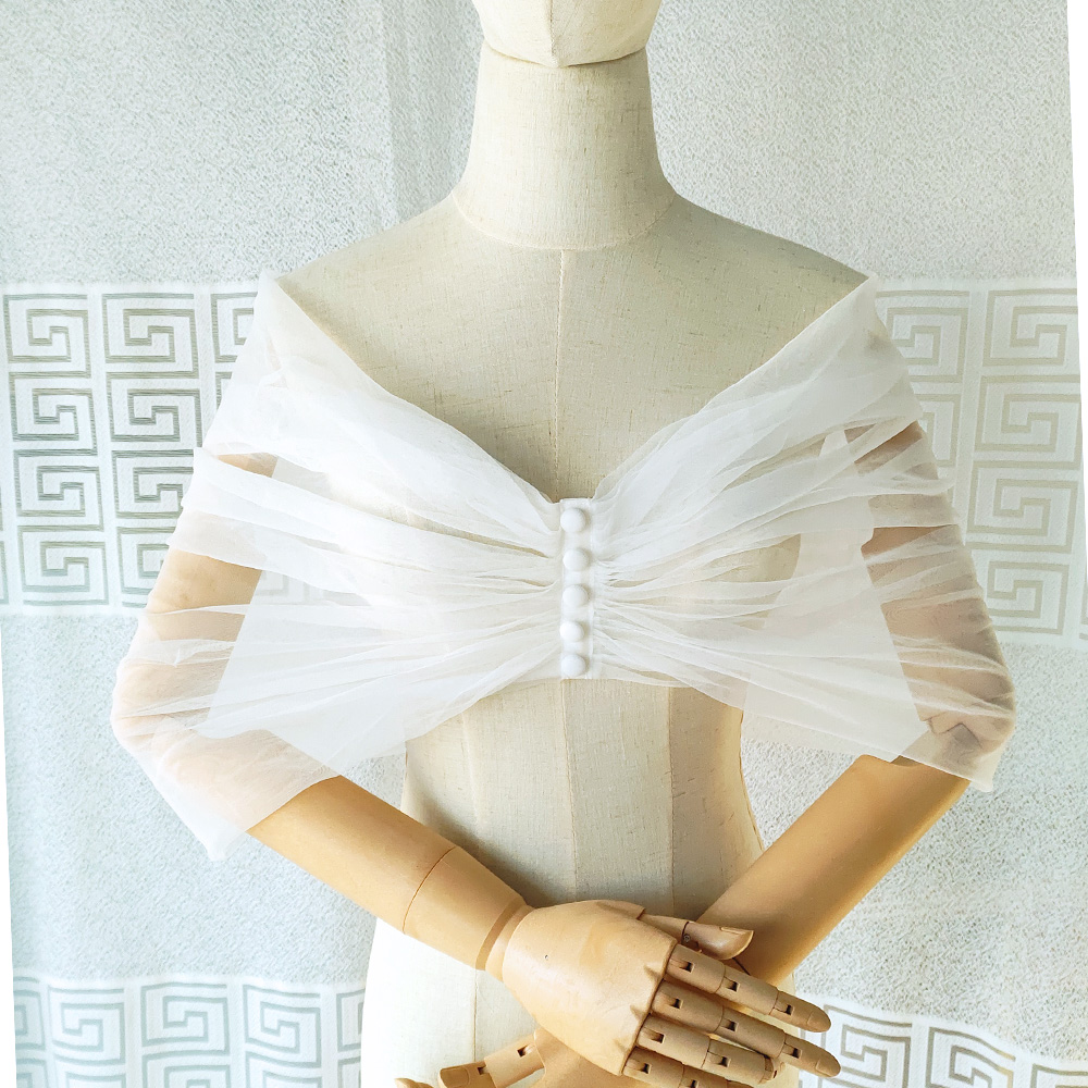 女性プリーツチュールシアーラップウェディングブライダルオフシ - Stole Wedding Shawl のレビューと価格